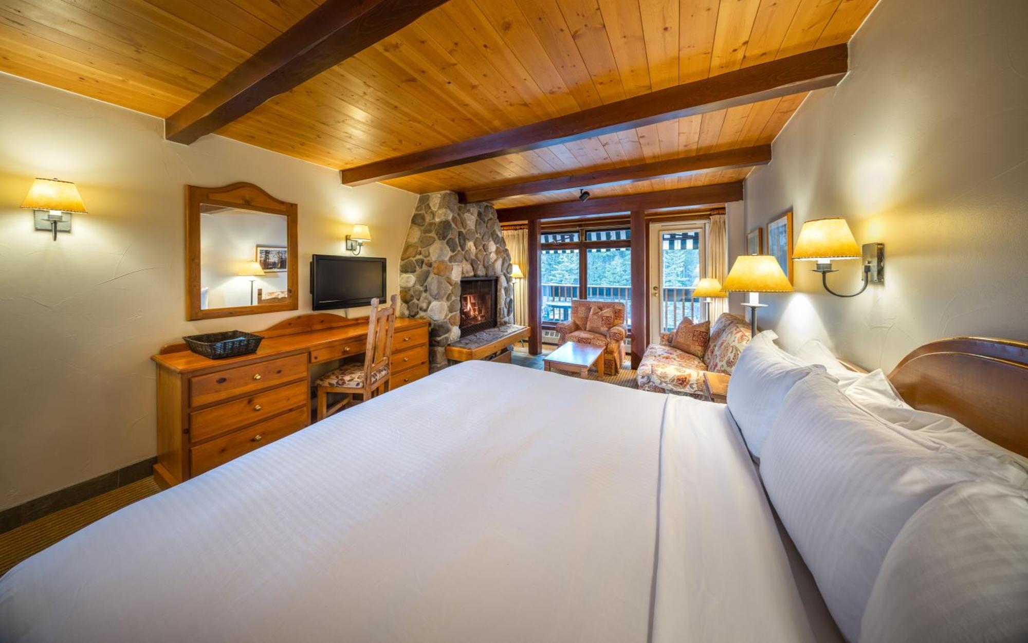 Post Hotel & Spa Лейк-Луиз Экстерьер фото